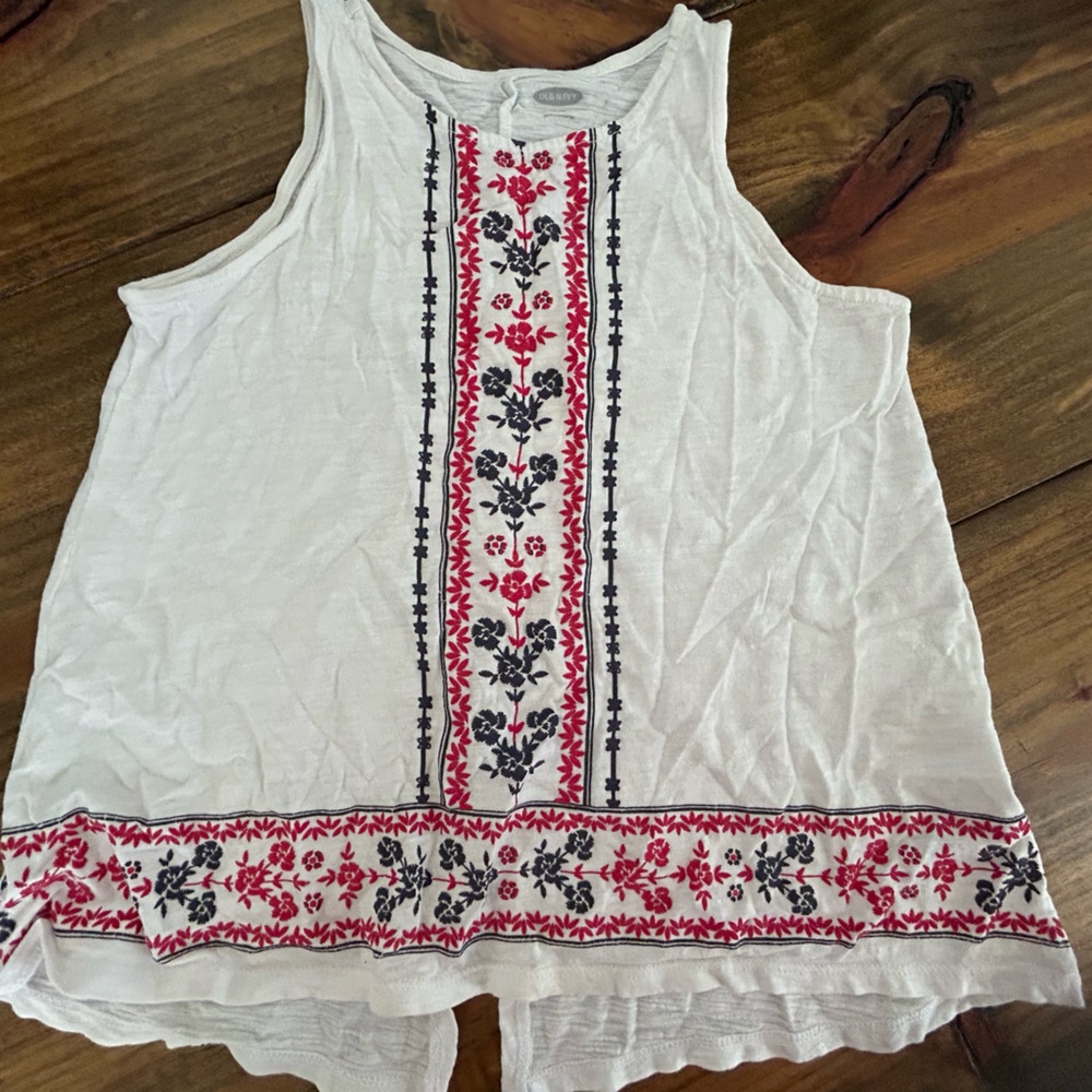 ✨Old Navy White Tank Top with Red and Blue Embroidery